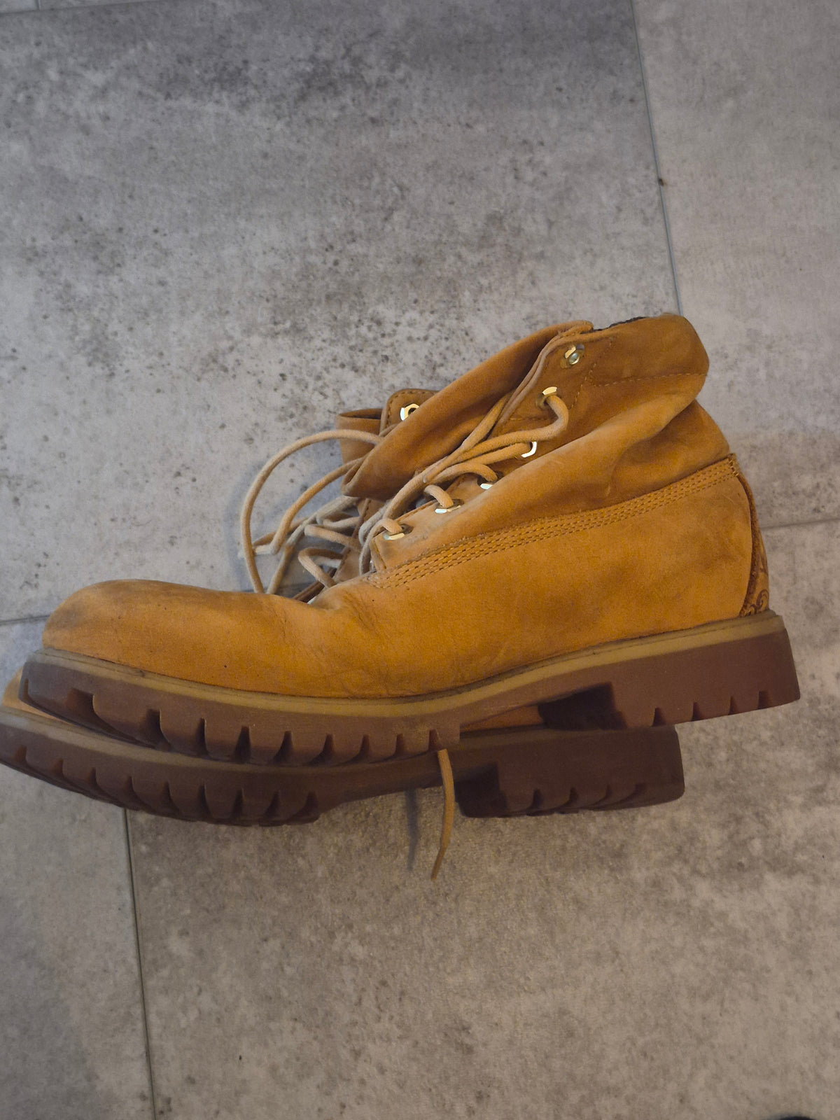 Pre-owned Timberland boots size 10.5w